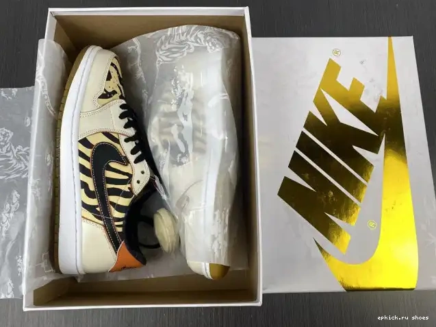 Rep DH6932-100 Jordan 1 the Air Year Tiger Low OG of 0425